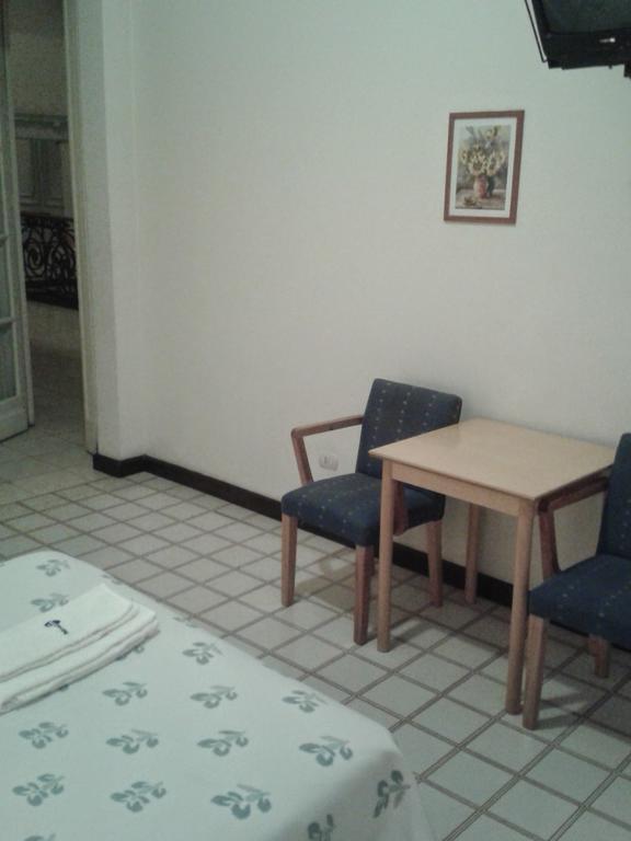 Mari Plaza Hotel Buenos Aires Exteriör bild