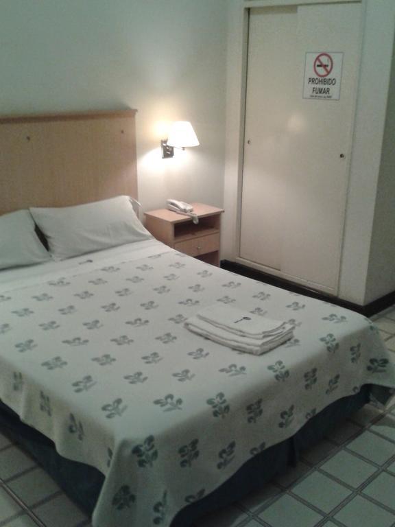 Mari Plaza Hotel Buenos Aires Exteriör bild