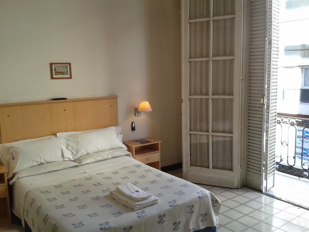 Mari Plaza Hotel Buenos Aires Exteriör bild